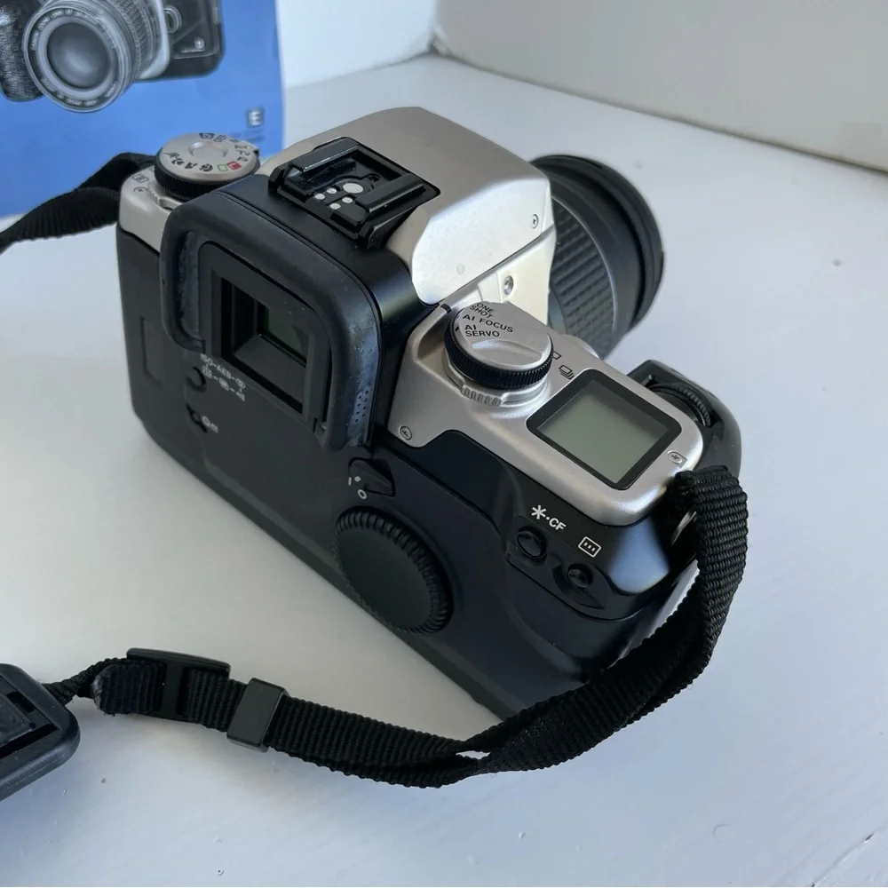 Canon Elan II 35mm film camera - Picture 4 of 8